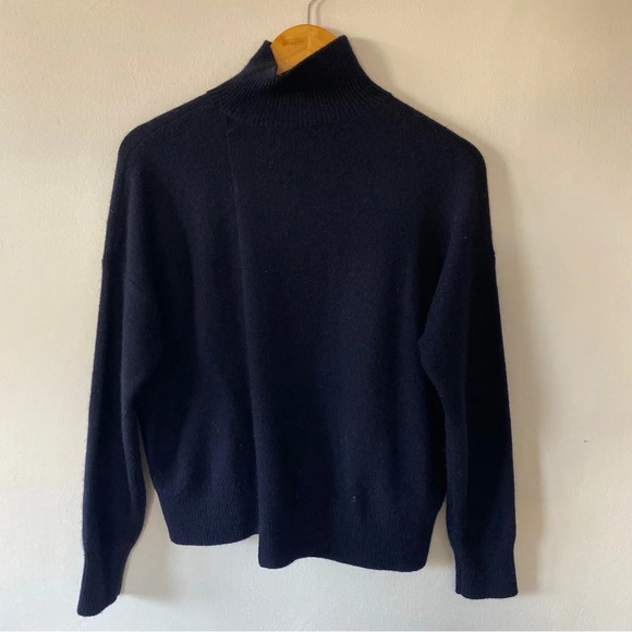 Vince Women's Wool & Cashmere Turtleneck Sweater in Navy Blue Size XS - Picture 3 of 5